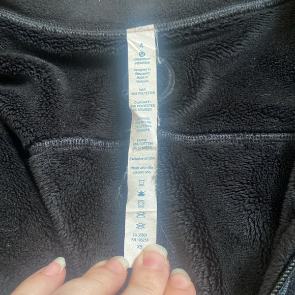 Lululemon Black Post Chaturanga Pullover. Size 4. - Picture 3 of 7